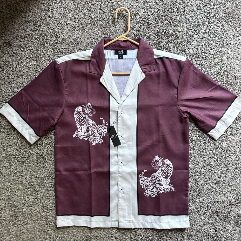Boohoo button up shirt in size medium